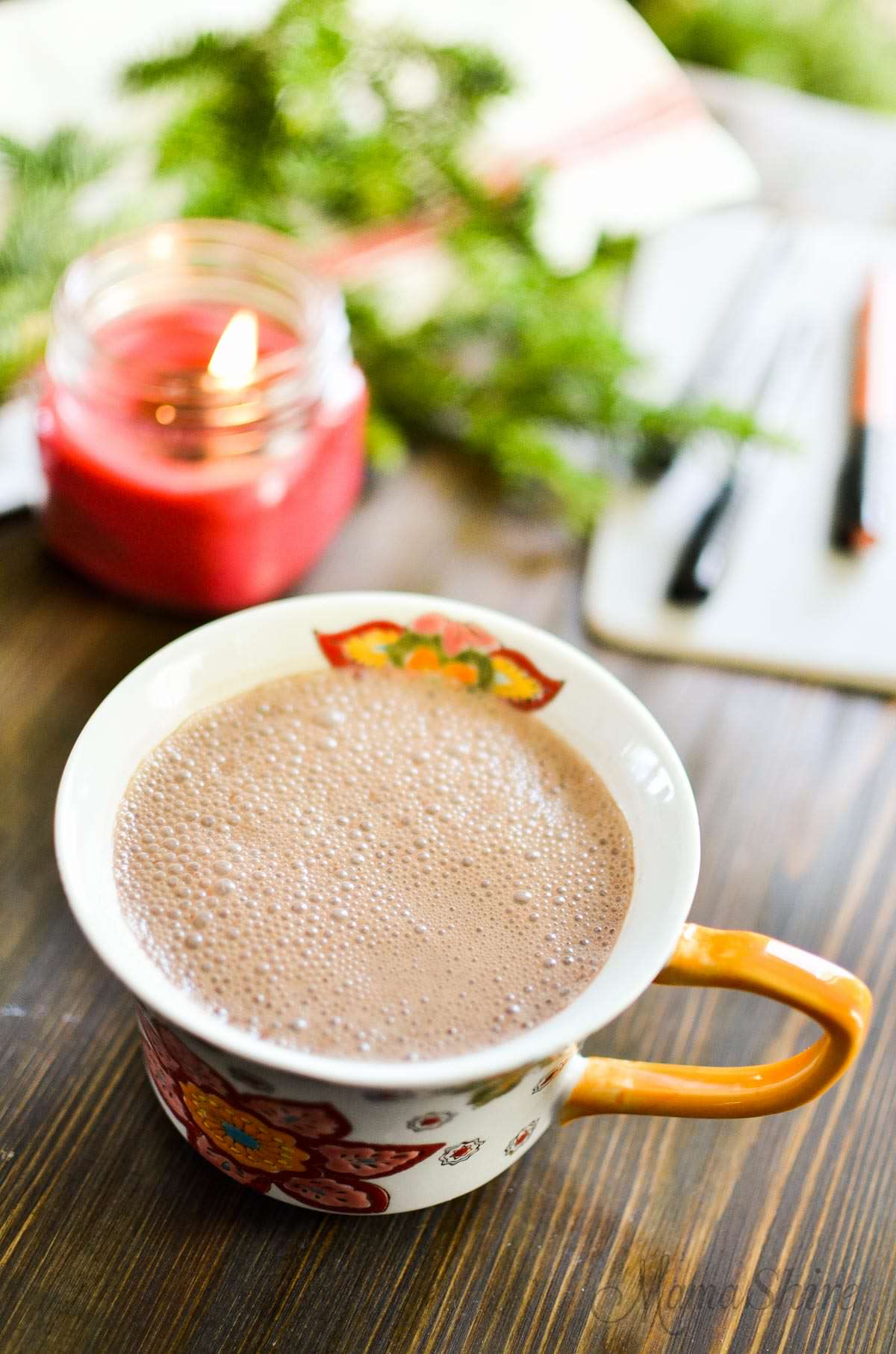 Love sugar free hot chocolate, but not sure how to make your own at home? This roundup gives you plenty of rich, creamy keto hot chocolate recipes from which to choose!