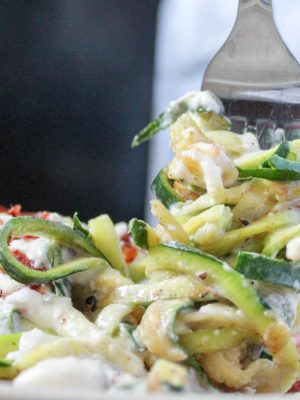 Easy Lunch Ideas - Zucchini Bacon Alfredo (THM, Low Carb) #trimhealthymama #thmlunch #quicklunch #easylunchideas