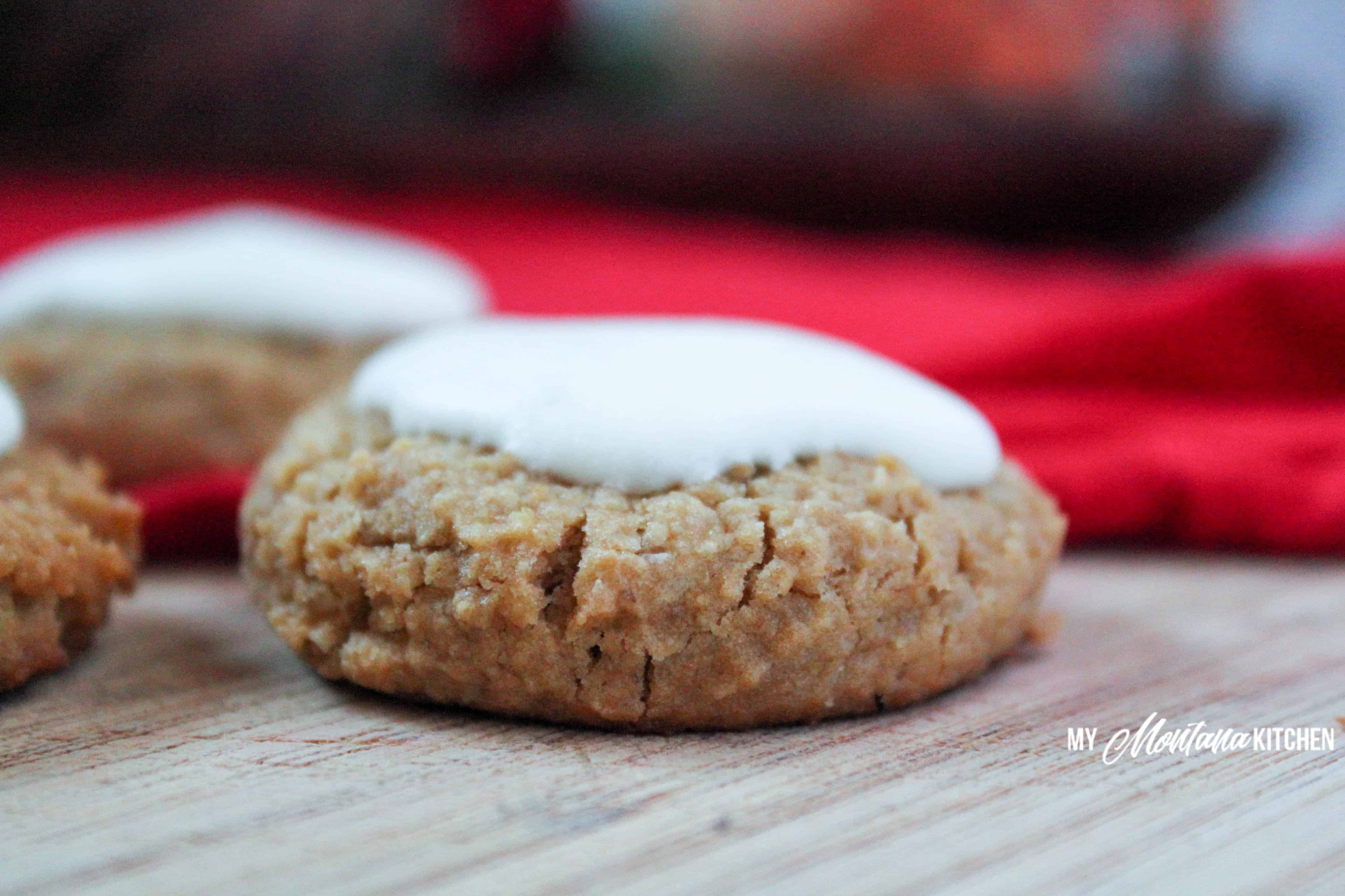 Soft Gingersnap Cookies (Low Carb, Gluten Free, Sugar Free, THM-S) #trimhealthymama #thm #thms #lowcarb #sugarfree #gingersnapcookie #christmas #cookies #glutenfree #molassescream