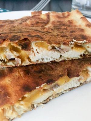 Easy Lunch Ideas - Easy Crispy Quesadilla (THM, Low Carb) #trimhealthymama #thmlunch #quicklunch #easylunchideas