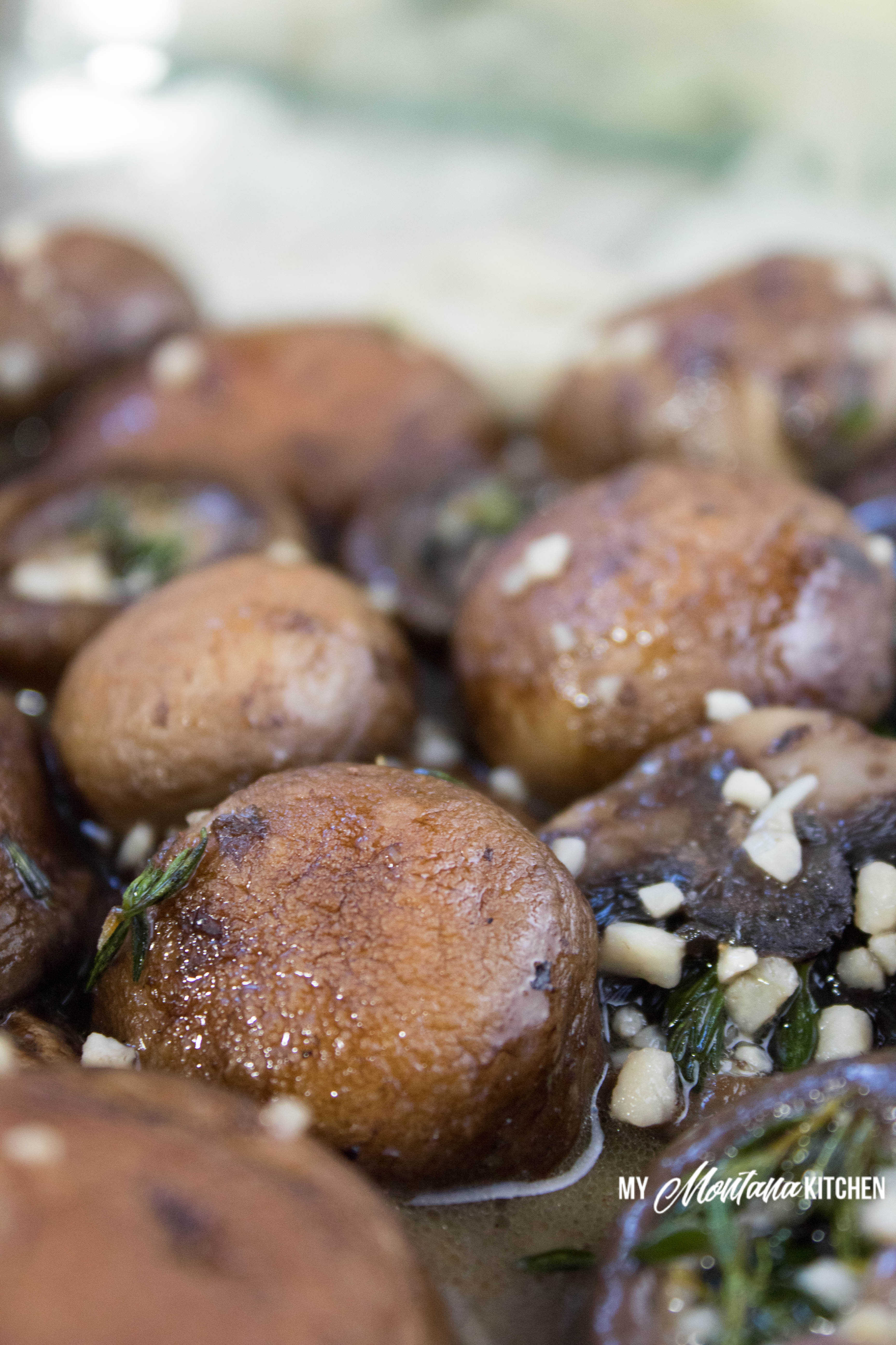 Baked Mushrooms with Butter and Thyme (Low Carb, Keto, THM-S) #trimhealthymama #thm #thms #lowcarb #keto #mushrooms #bakedmushrooms #thmsidedishes #glutenfree
