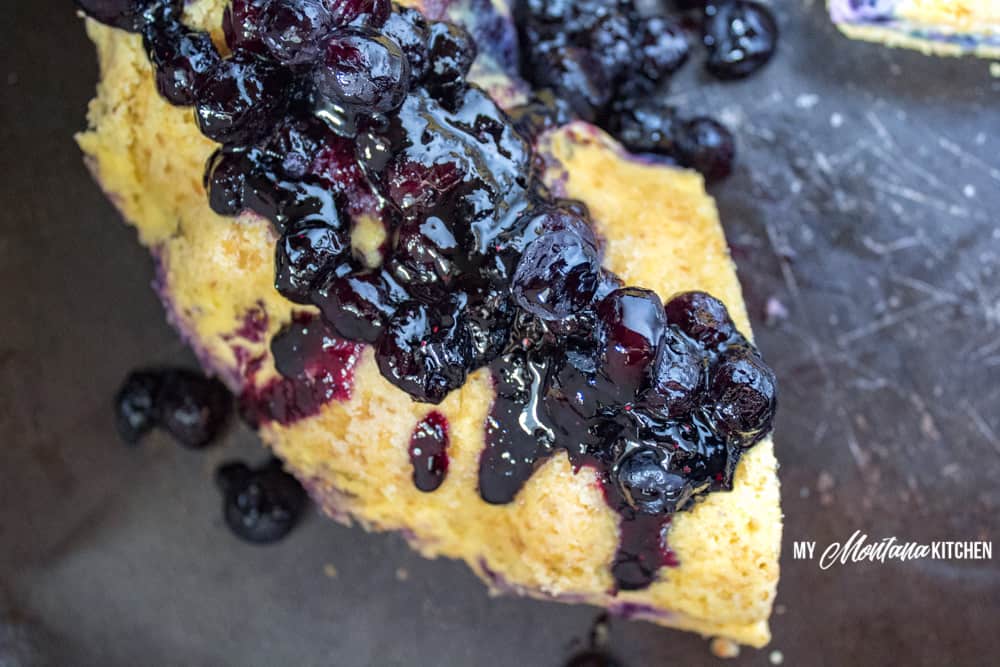 Blueberry Cream Cheese Coffee Cake (Low Carb, THM-S, Sugar Free) #trimhealthymama #thm #thms #lowcarb #glutenfree #coffeecake #blueberry #creamcheese #blueberrycoffeecake #creamcheesecoffeecake