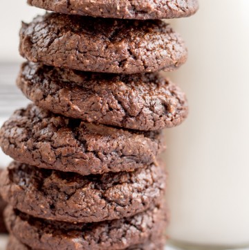 Rich and fudgy, you would never know that these Chocolate Peanut Butter Cookies only have 26 calories each! These healthy, delicious cookies are gluten free, sugar free, dairy free, and a Trim Healthy Mama FP recipe! #trimhealthymama #thm #chocolate #chocolateandpeanutbutter #peanutflour #thmfp #fuelpull #chocolatecookie #healthycookie #thmcookie #mymontanakitchen #lowcarb #dairyfree #sugarfree #keto