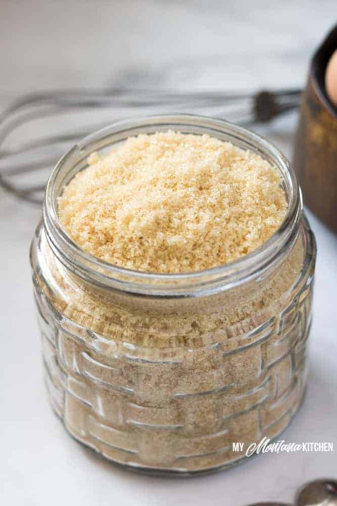 Try this sugar free brown sugar recipe that comes together in minutes! This low carb brown sugar alternative is perfect for low carb baking, THM treats, and even keto goodies. #sugarfreebrownsugar #lowcarbbrownsugar