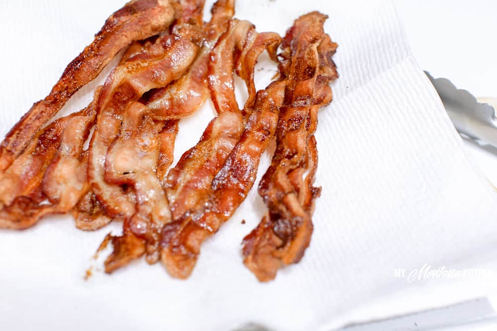 crispy bacon on paper towel