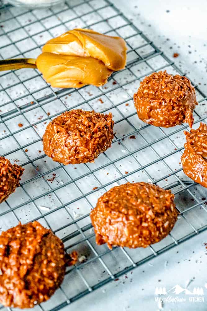 keto no bake cookies with peanut butter