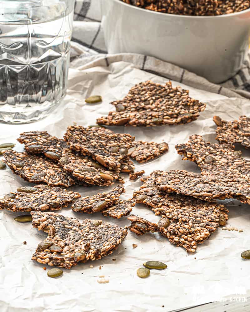 baked flax seed crackers