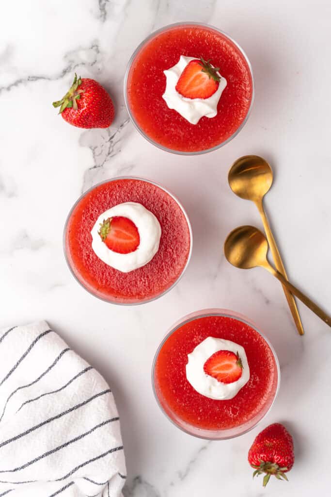 strawberry gelatin with whipped cream and fresh strawberries
