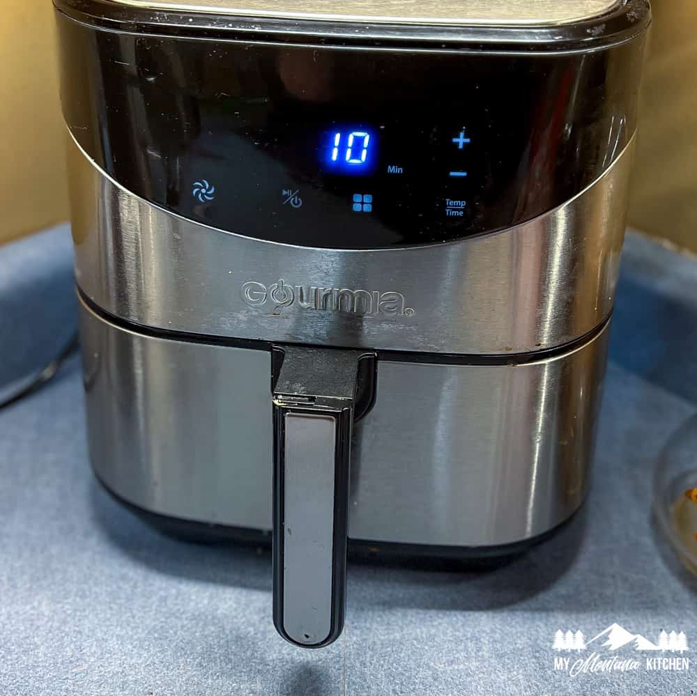 air fryer with 10 minutes on display