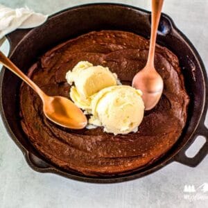 5 Ingredient Keto Skillet Fudgy Brownie
