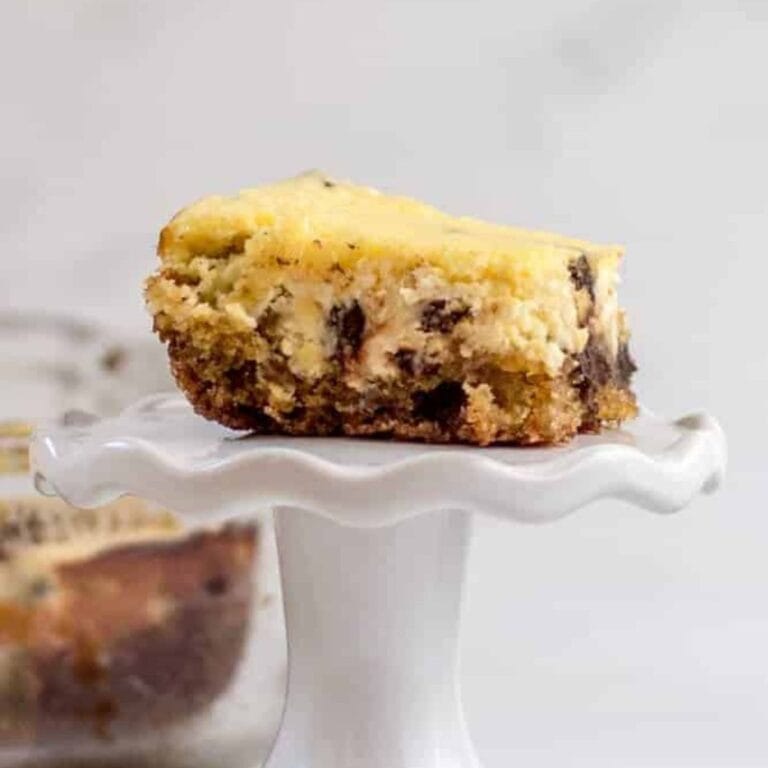 Chocolate Chip Cookie Cheesecake Bars