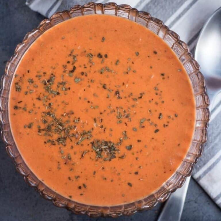 Creamy Tomato Soup Recipe with Basil and Cream Cheese